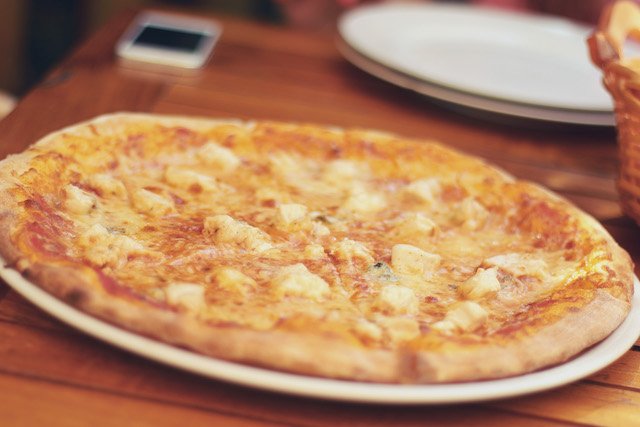 https://cozinhasemisterio.com.br/wp-content/themes/gloriafood-restaurant/assets/starter/food-delivery.jpg